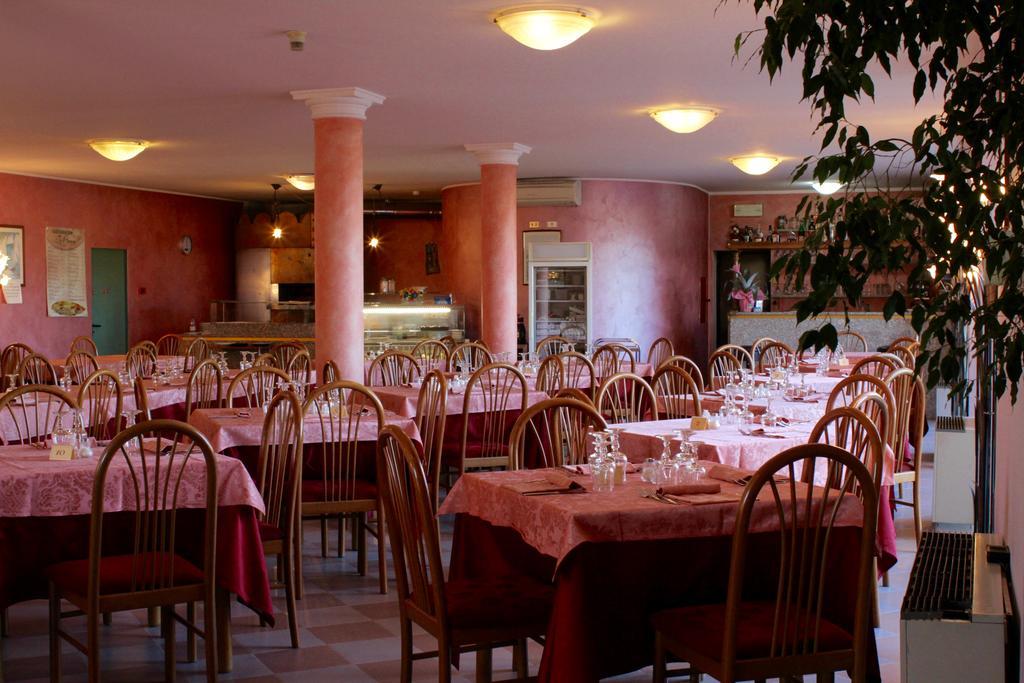 Hotel Monumento Certosa di Pavia Eksteriør billede